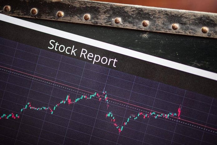 Piaci előrejelzés: Q1 piaci áttekintés — Detailed view of a stock report displaying a market performance graph with data